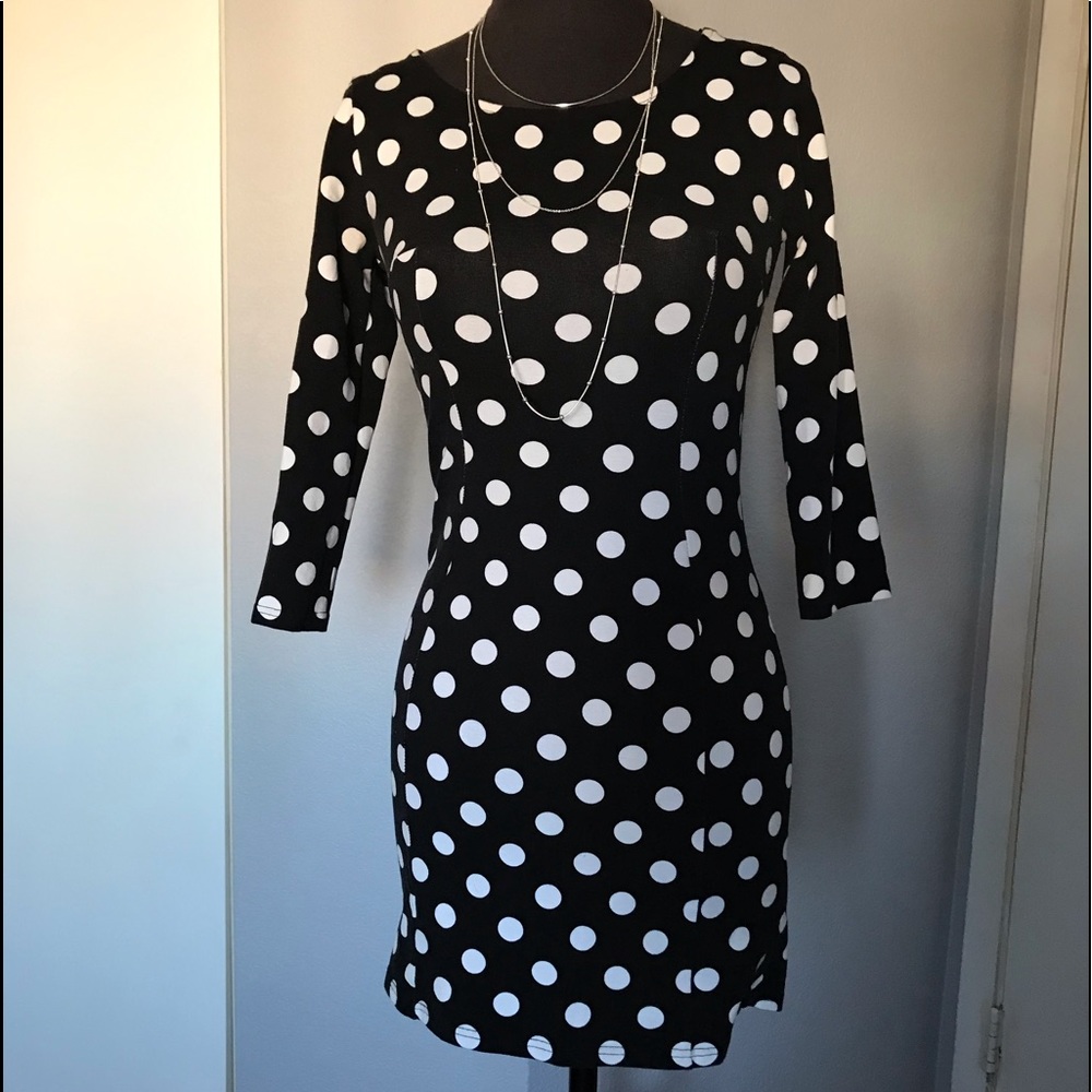 Divided mini-dress, long sleeve, white on black